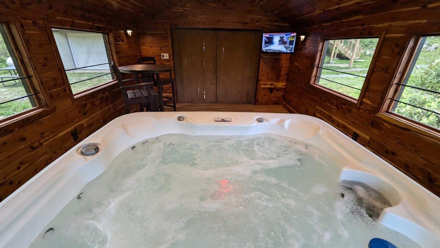 Red Roof Mountain Cabin With Starlink Internet! Stanley Exterior photo