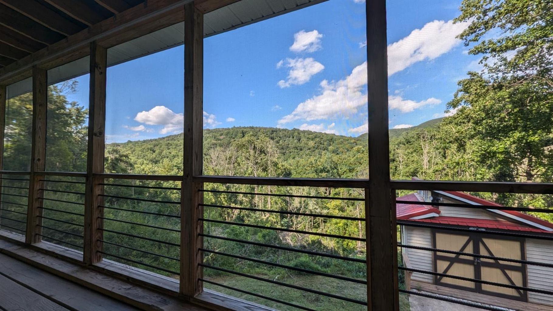 Red Roof Mountain Cabin With Starlink Internet! Stanley Exterior photo