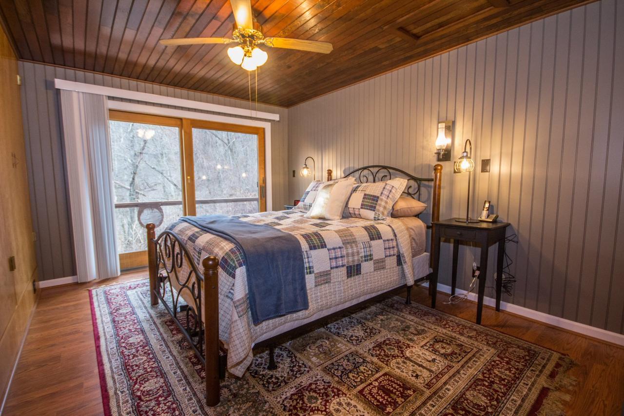 Red Roof Mountain Cabin With Starlink Internet! Stanley Exterior photo